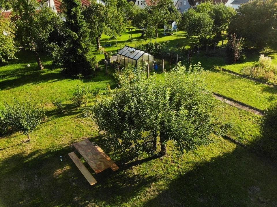 Modern eingerichte Einliegerwohnung mit separater Küche Reutlingen Exterior foto