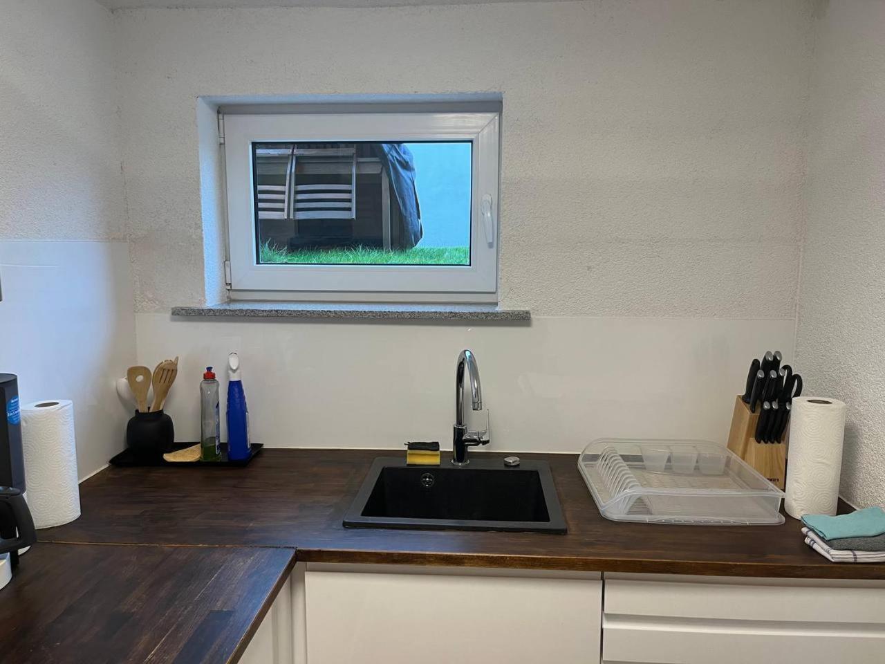 Modern eingerichte Einliegerwohnung mit separater Küche Reutlingen Exterior foto